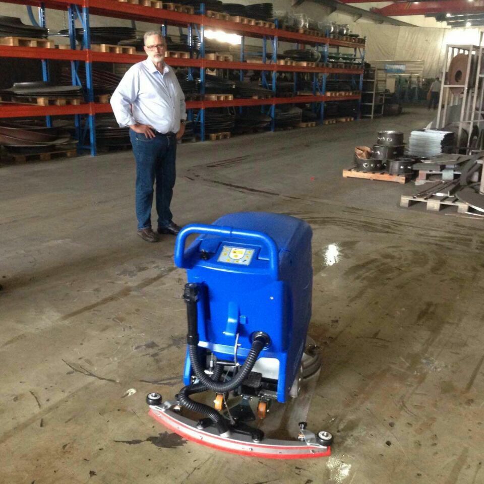 【企業快訊】震驚??！老外也在用愛瑞特洗地機，使用效果，老外都驚呆了